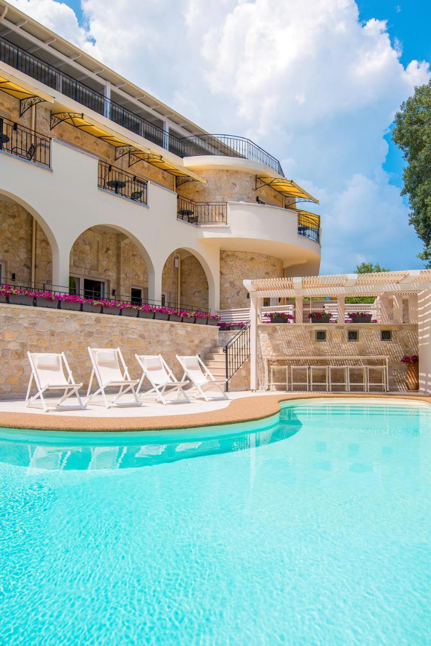 Neikos Mediterraneo Luxury Suites Chaniotis Extérieur photo