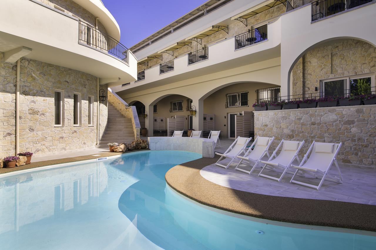 Neikos Mediterraneo Luxury Suites Chaniotis Extérieur photo